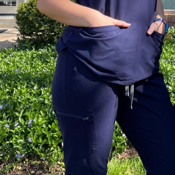 Figs Scrub Set - Picture 2 of 3